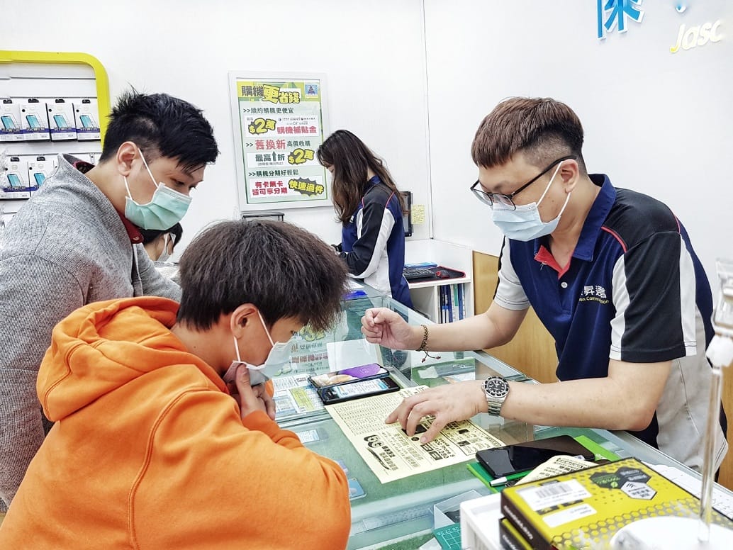 18歲作主！自己的手機自己買 推購機優惠通通免五千