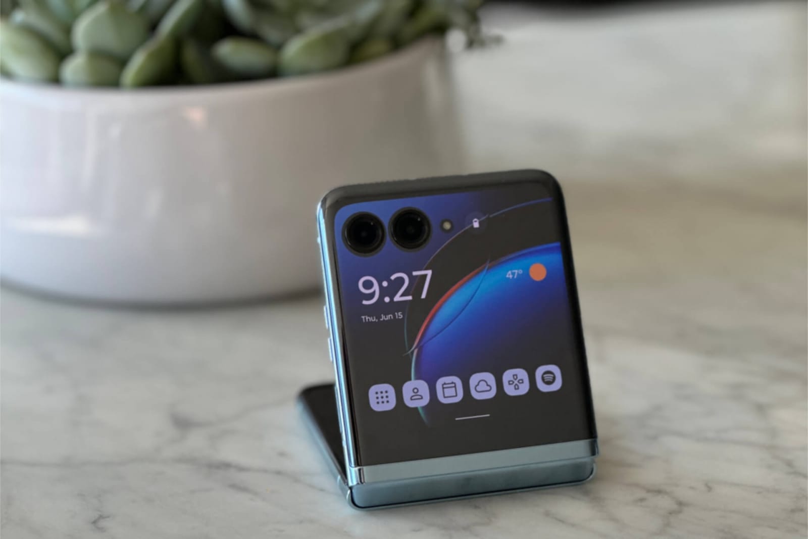 罕見進降價榜的motorola Razr 40 Ultra排名第三,降價4,800元 罕見進降價榜的motorola Razr 40 Ultra排名第三,降價4,800元