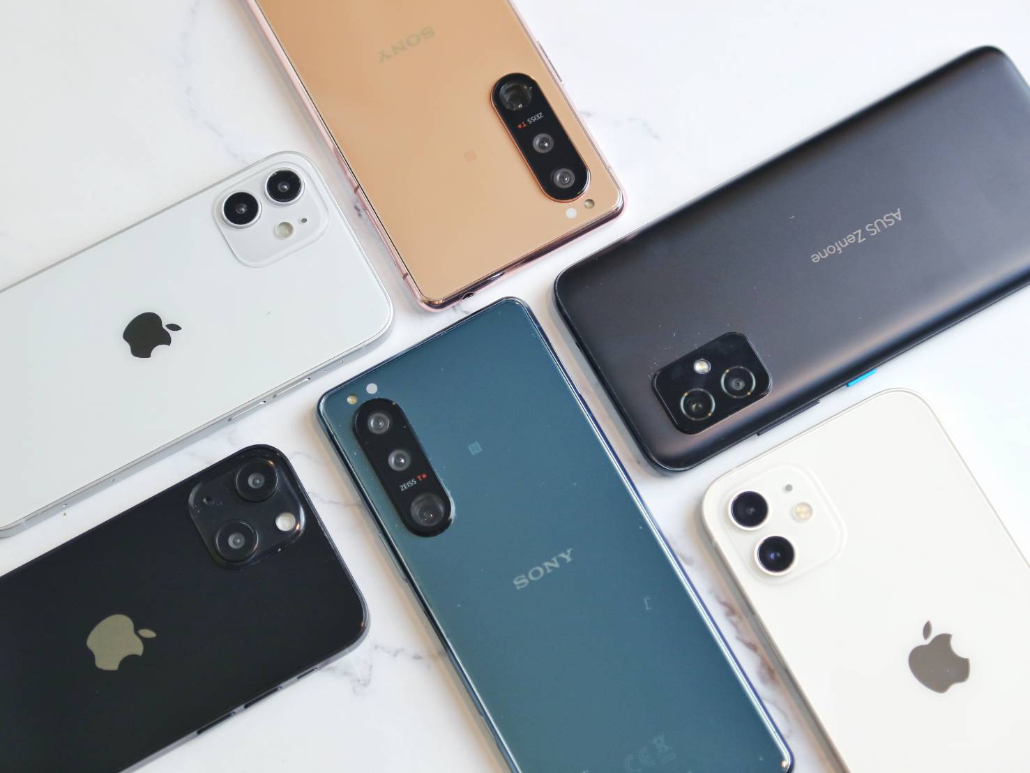 【快訊】 2022 最被低估手機！華碩Zenfone 9、新創手機都上榜