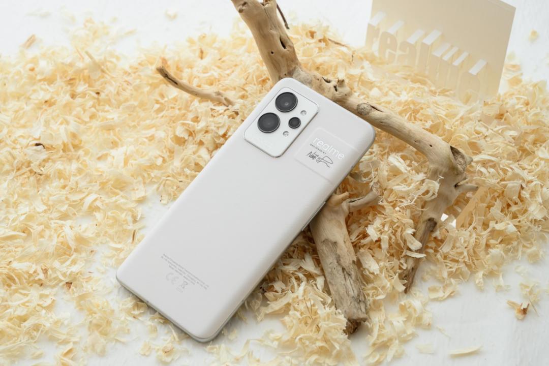 【快訊】紙做的手機！realme GT2 Pro登台 規格、亮點看這裡