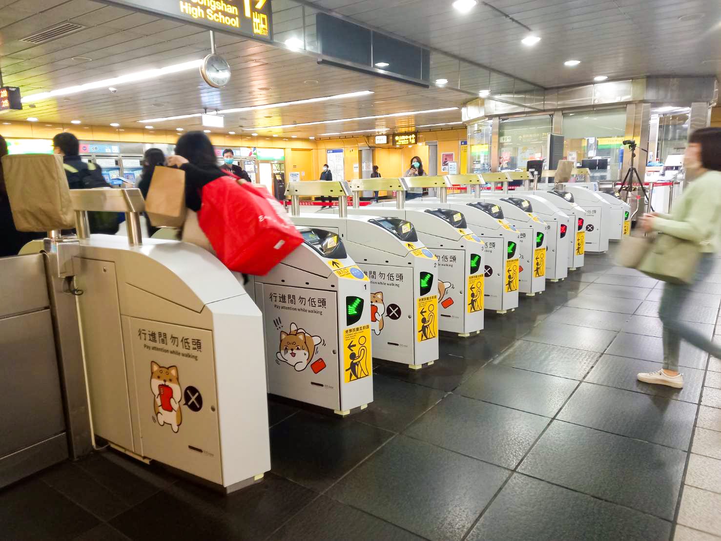 【快訊】通勤族必備！Google Maps 新功能來了 一秒看懂車廂人潮