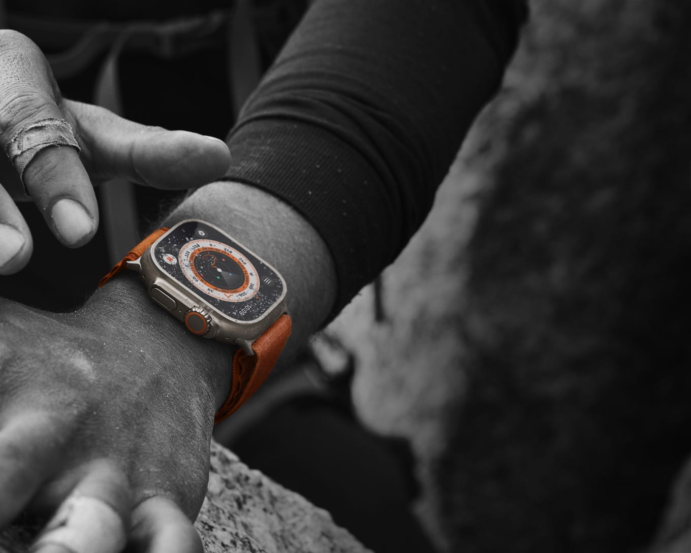 【快訊】Apple Watch Ultra進攻極限運動市場 Garmin暗酸電力續航跟不上