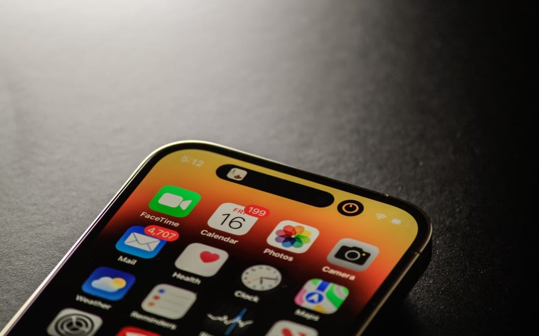搭載 LTPO 螢幕的熱門手機：包含Apple iPhone系列