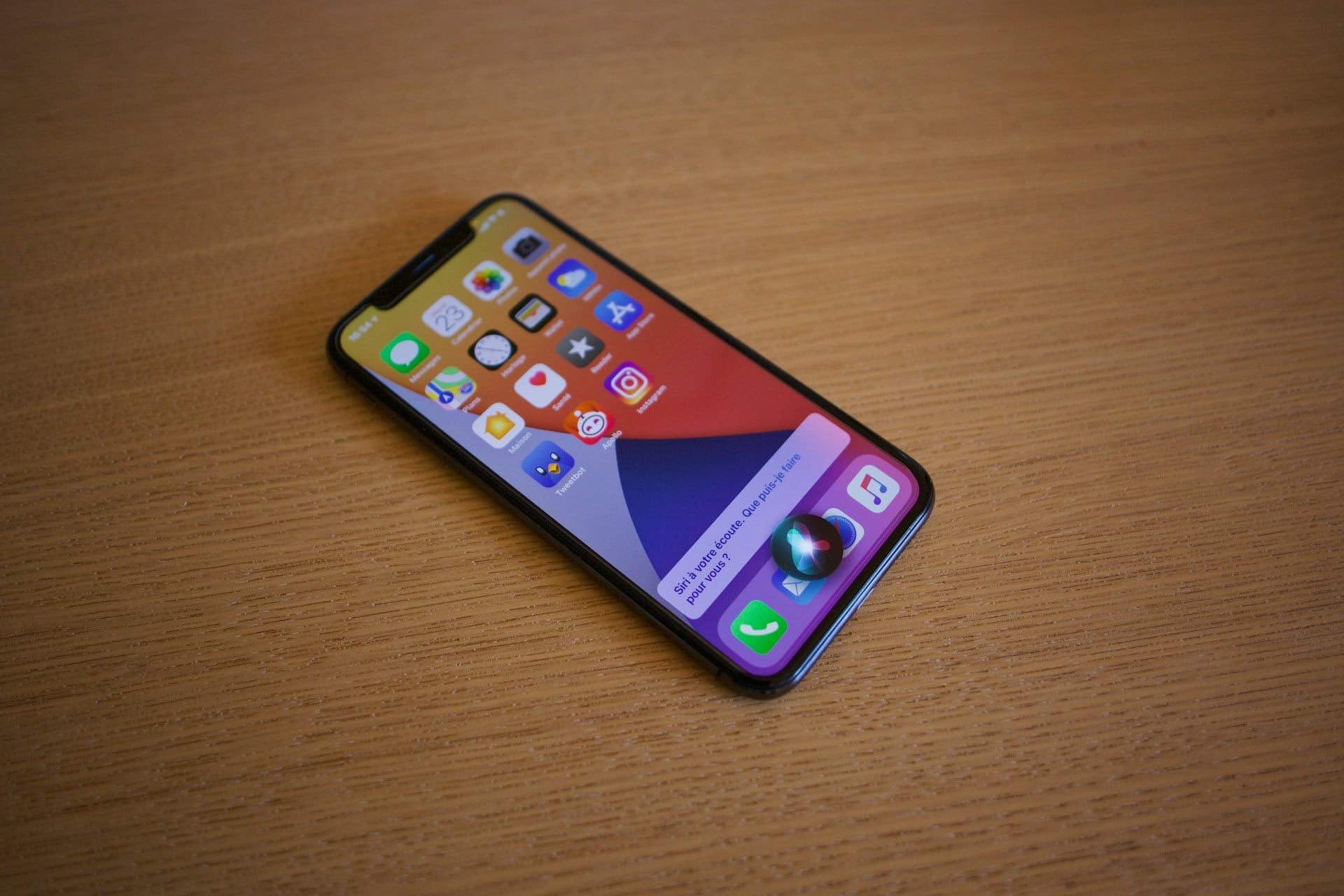 【快訊】Apple Siri 可能與Gemini 合作！？ iPhone 用戶該期待嗎？
