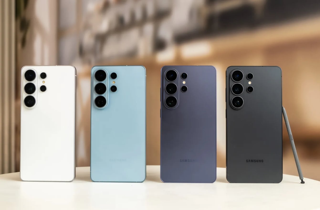 三星 Galaxy S26 Ultra 漫遊藍、漫遊紫、漫遊黑、漫遊白四色外觀與 S Pen 展示