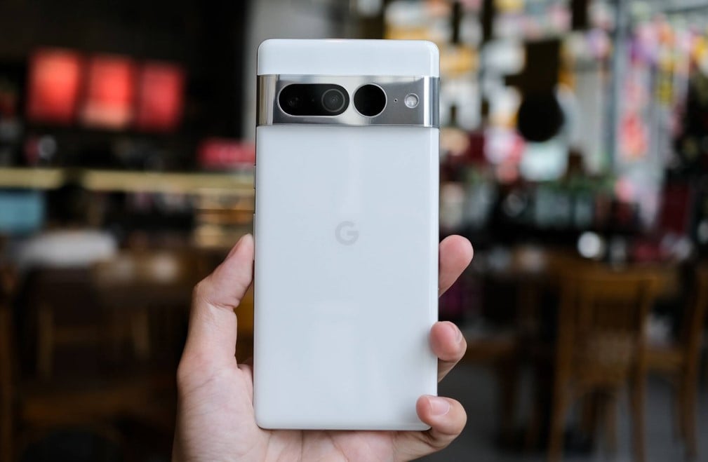 原價26,990元的超值舊旗艦Google Pixel 7 Pro，傑昇通信門市指定購買雪花白、12GB+128GB規格，結帳立折6,800元