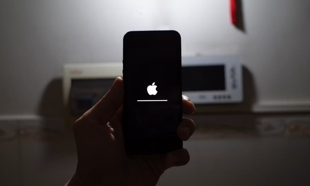 將手機與電腦重新啟動,修復設備間無法正常連接的異常狀態。