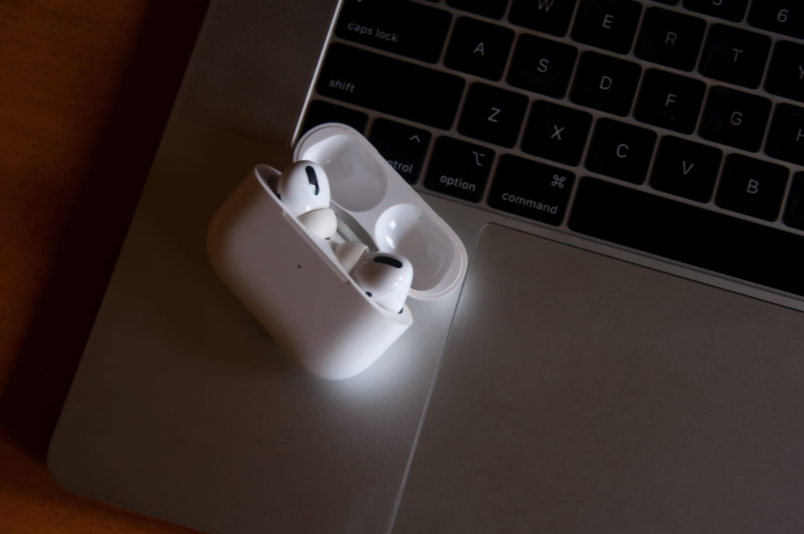 【手機專知】蘋果AirPods/AirPods Pro耳機如何開啟/關閉空間音訊？