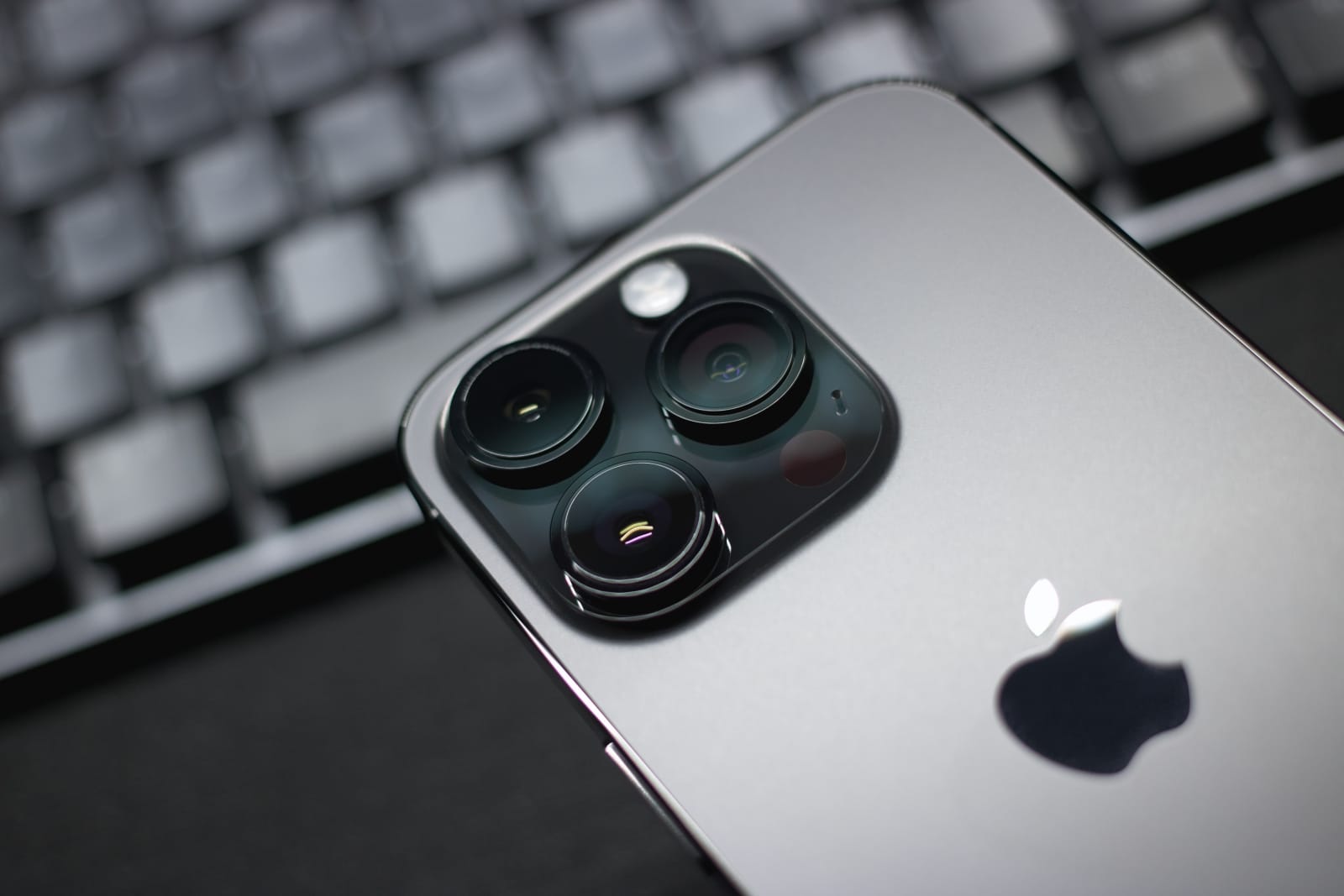 【排行榜】2023年2月手機銷量榜出爐！iPhone、安卓手機賣最多！