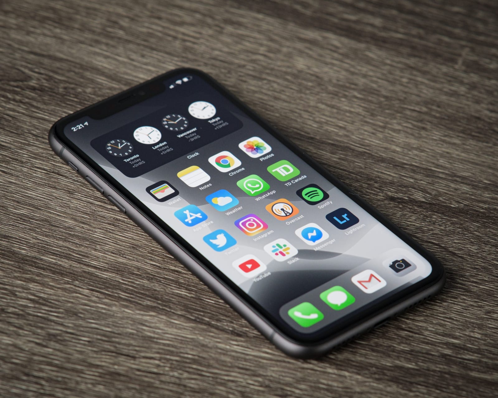 【手機專知】iPhone誤刪桌面時鐘/行事曆App怎麼辦？教你這方法救回來！