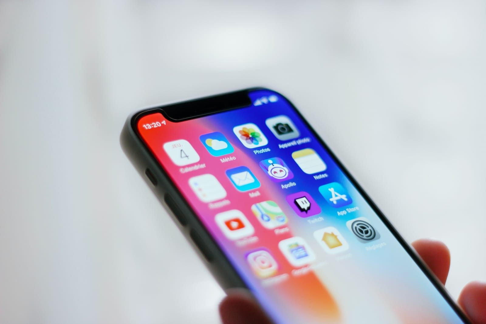 【手機專知】iPhone如何關閉APP的麥克風/相機權限？
