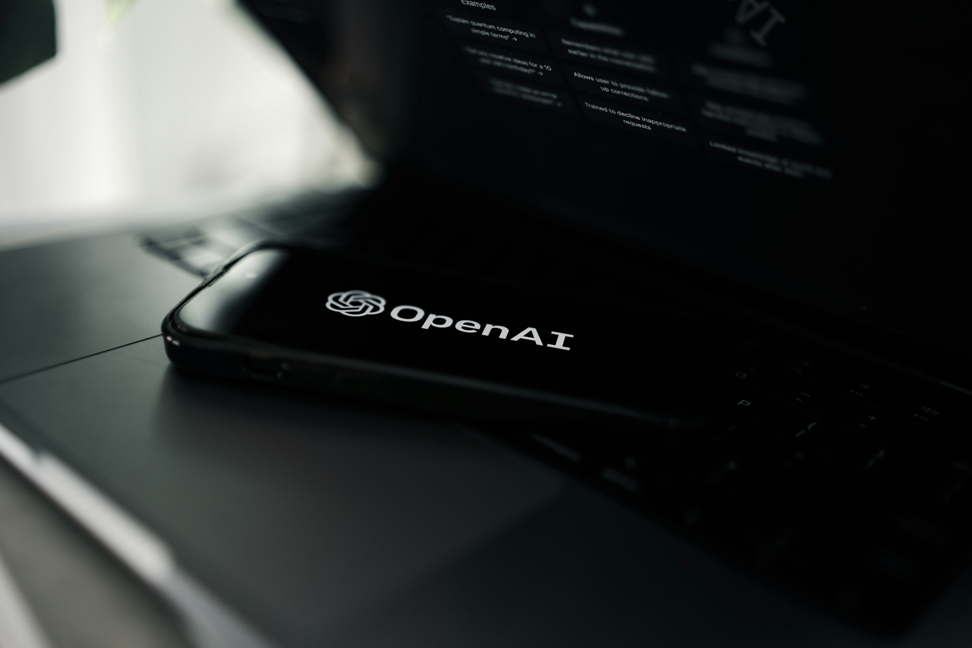 OpenAI 手機
