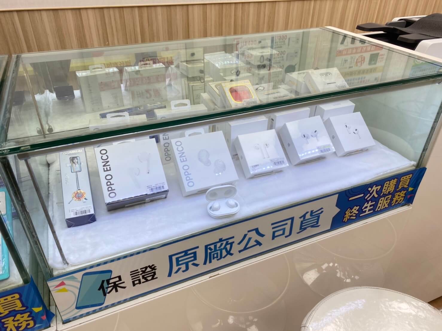 傑昇通信不只手機空機價格超低價，多功能的智慧型手錶、無線藍芽耳機也都超優惠！