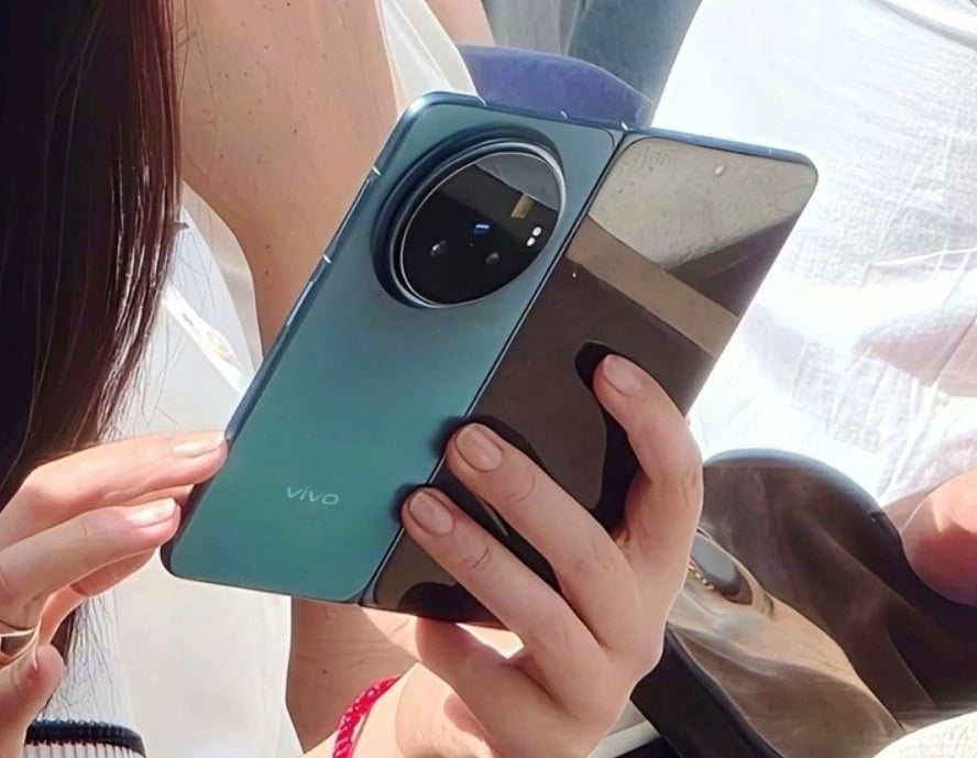 vivo X Fold 6 疑似曝光真機圖