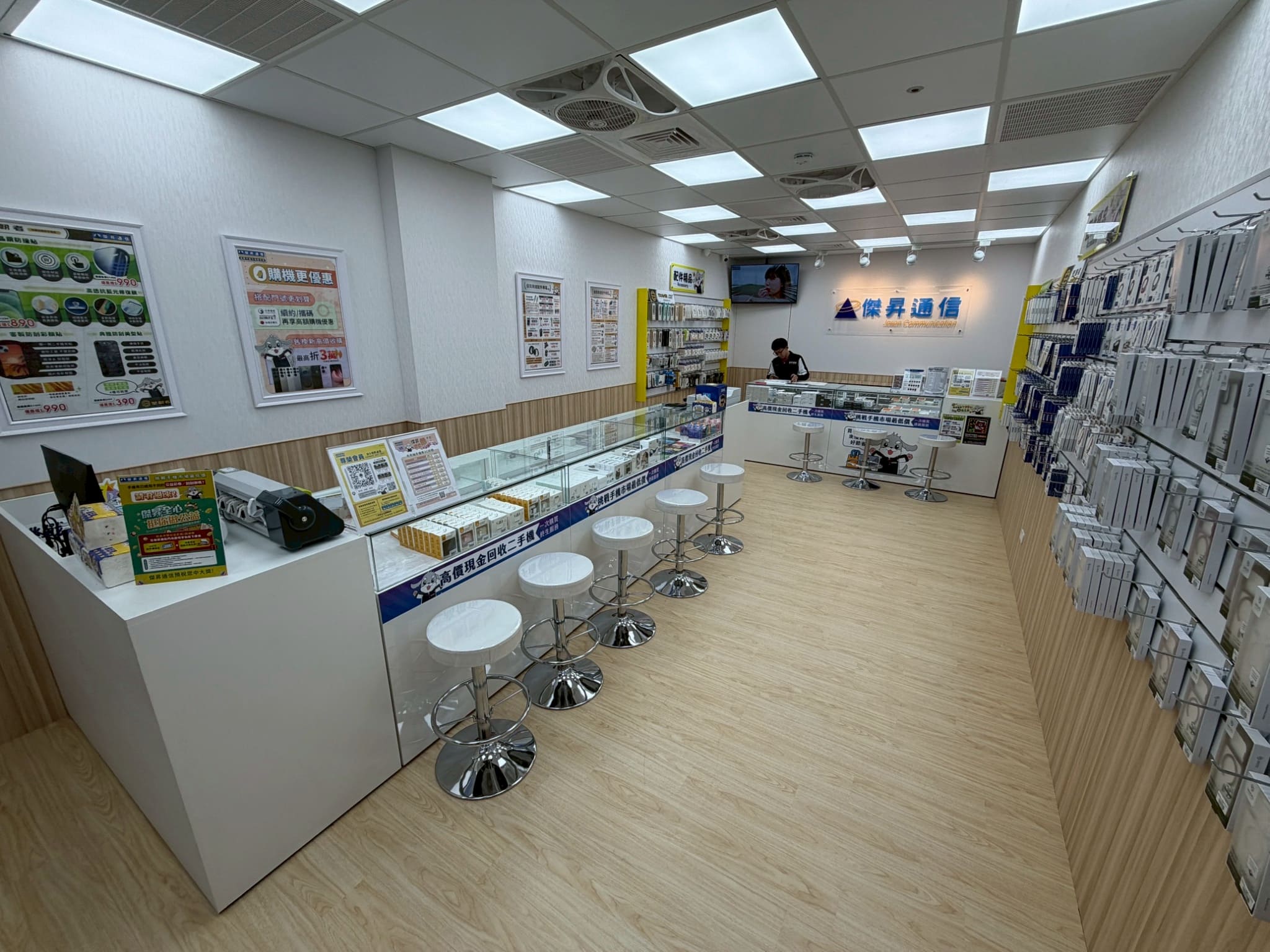 傑昇通信分店環境照片