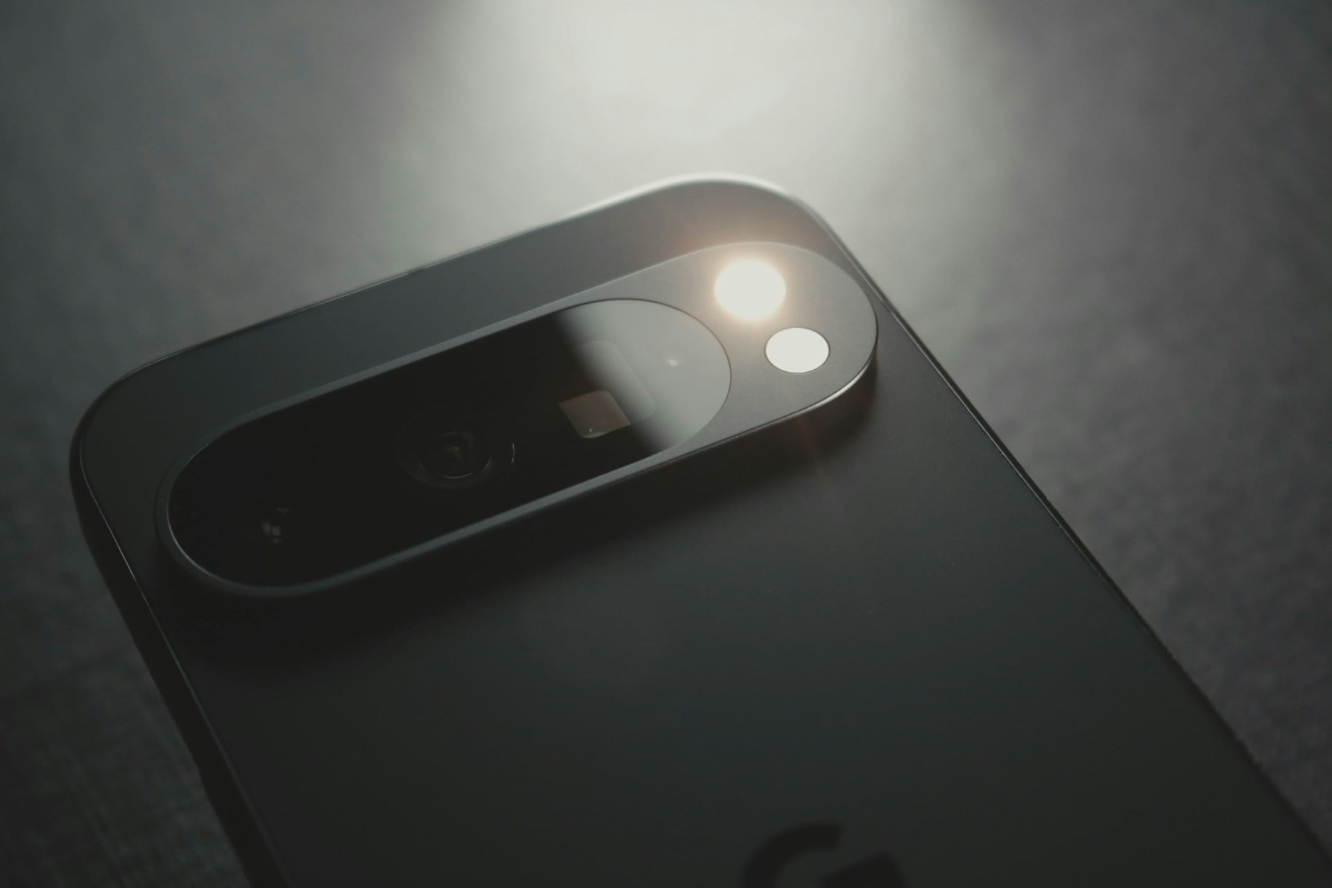 【快訊】Pixel 11 國外價格、電池容量曝光！256GB起跳，Pro 版電量小縮水？