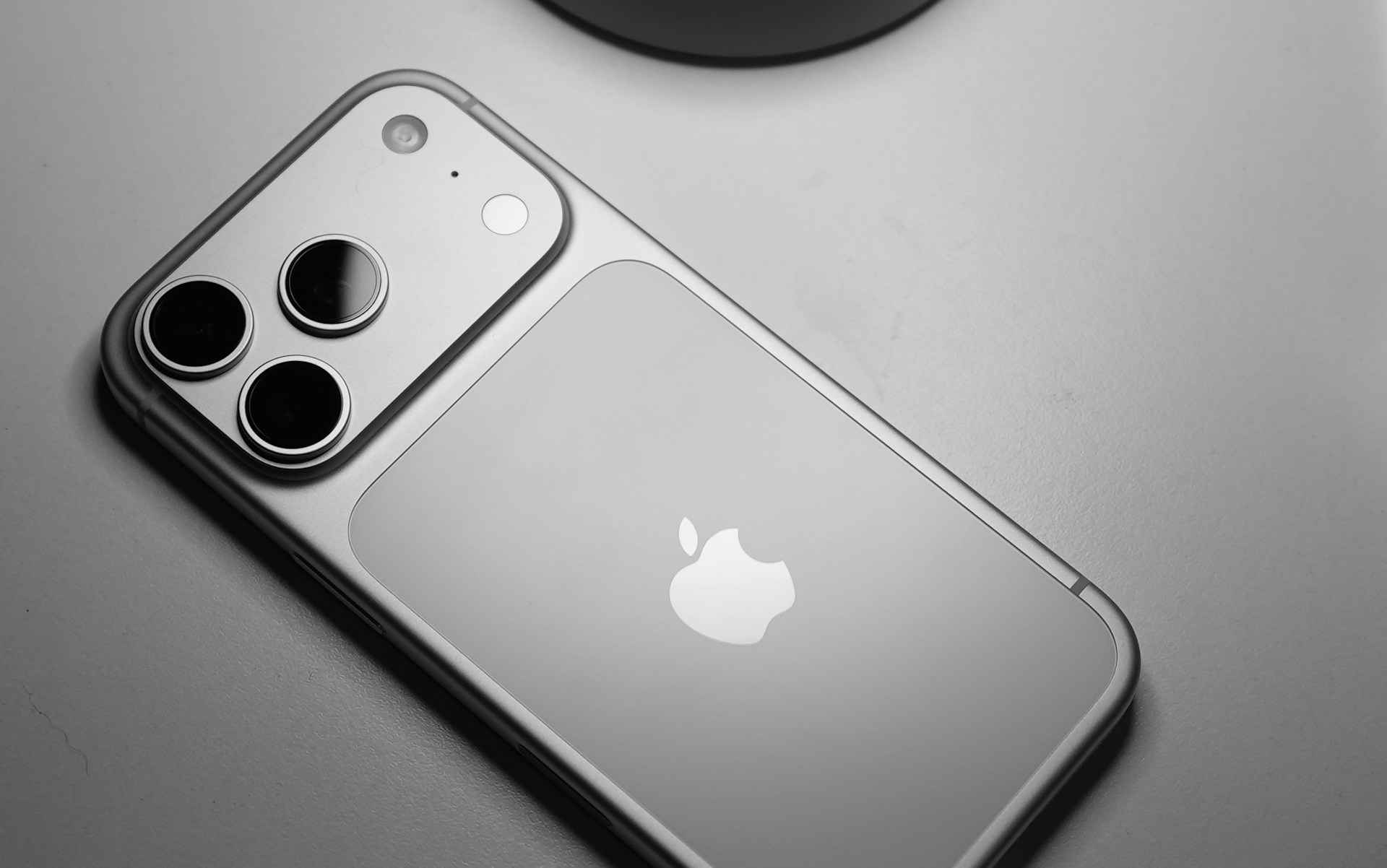 【快訊】iPhone 不演了？爆料者稱蘋果正評估 200MP 鏡頭，有望挑戰安卓旗艦機