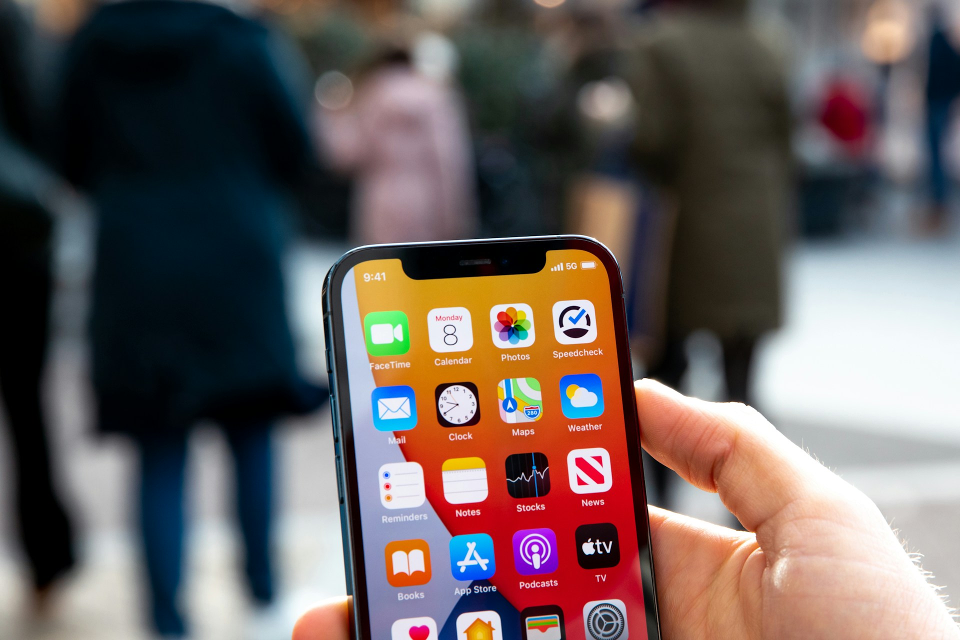 【快訊】Apple 拚 AI 翻身！新版 Siri 傳可一次聽懂多個指令，最快 6 月亮相