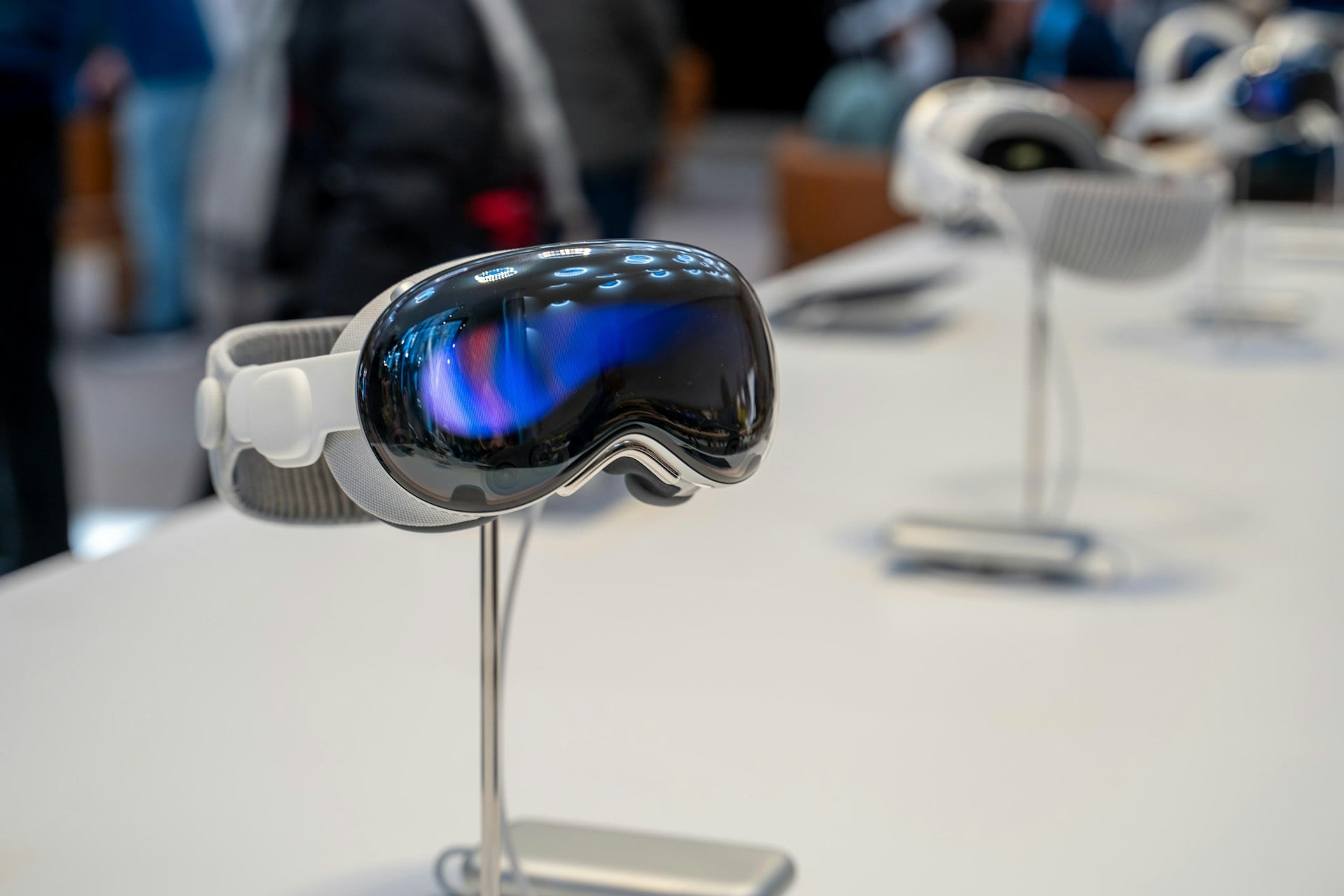 【快訊】Apple Vision Pro 銷量不如預期？傳產量與行銷預算可能縮水