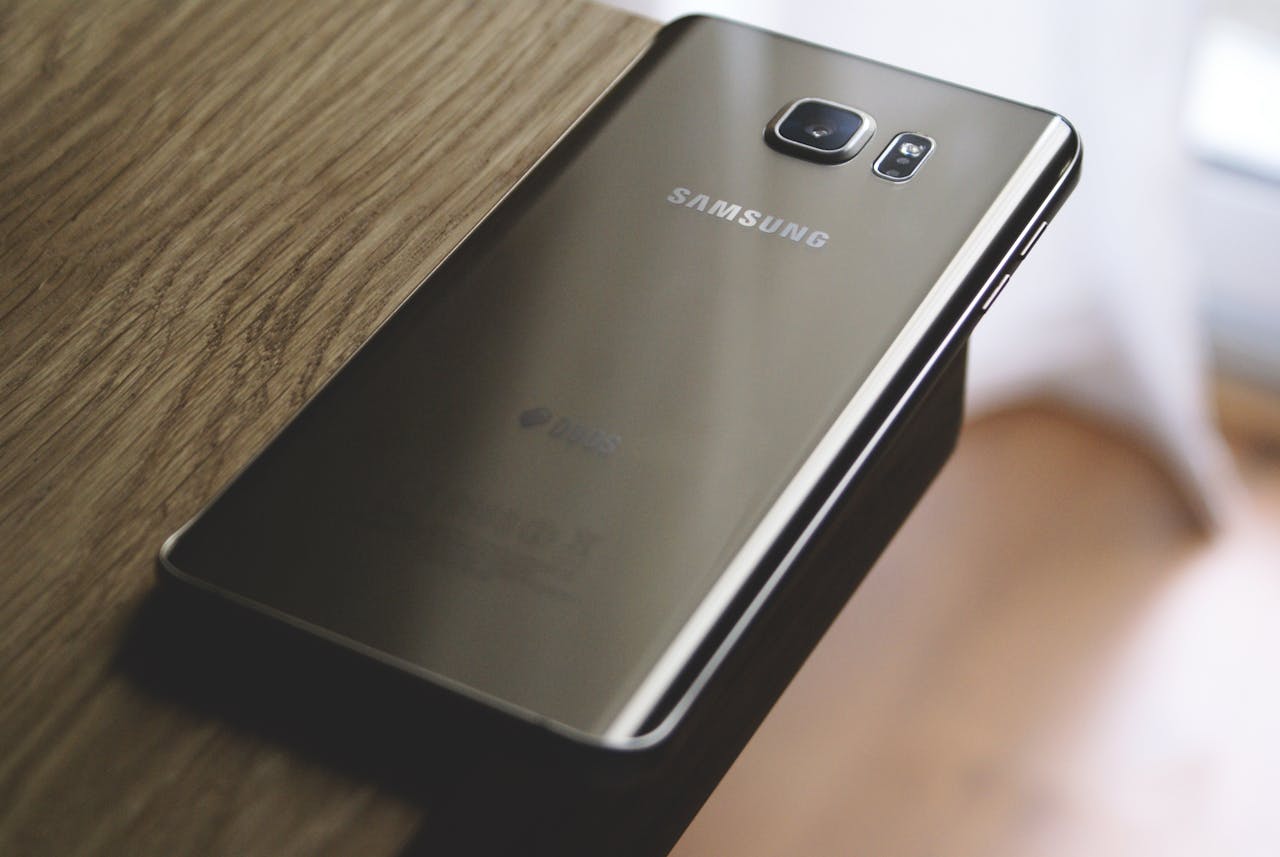 【快訊】Samsung Galaxy Z Fold 7 預告!傳挑戰史上最輕薄手機?