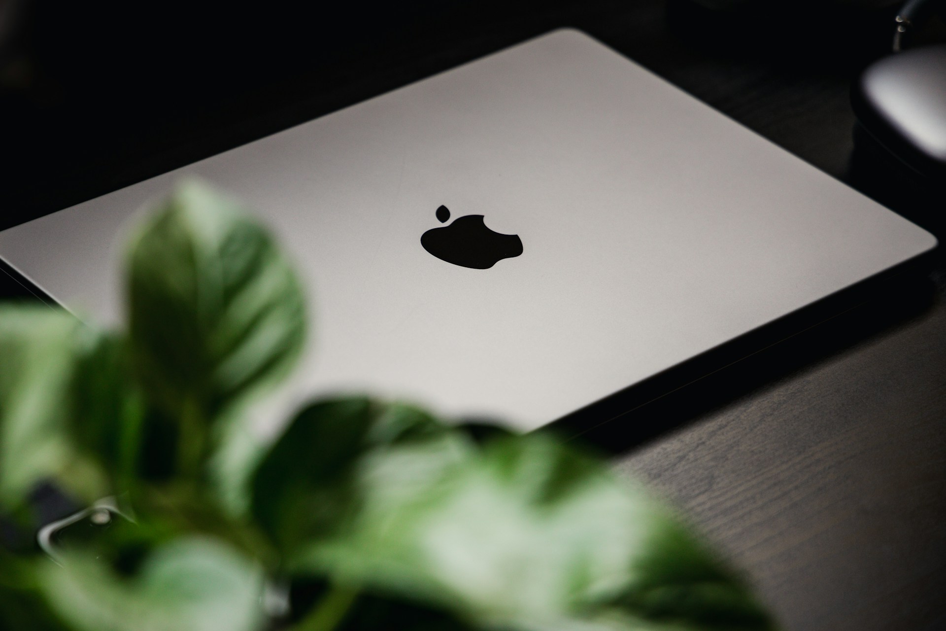 【快訊】M5 MacBook Pro 傳延後至 2026 上半年登場:M6 有望行動數據連線!?