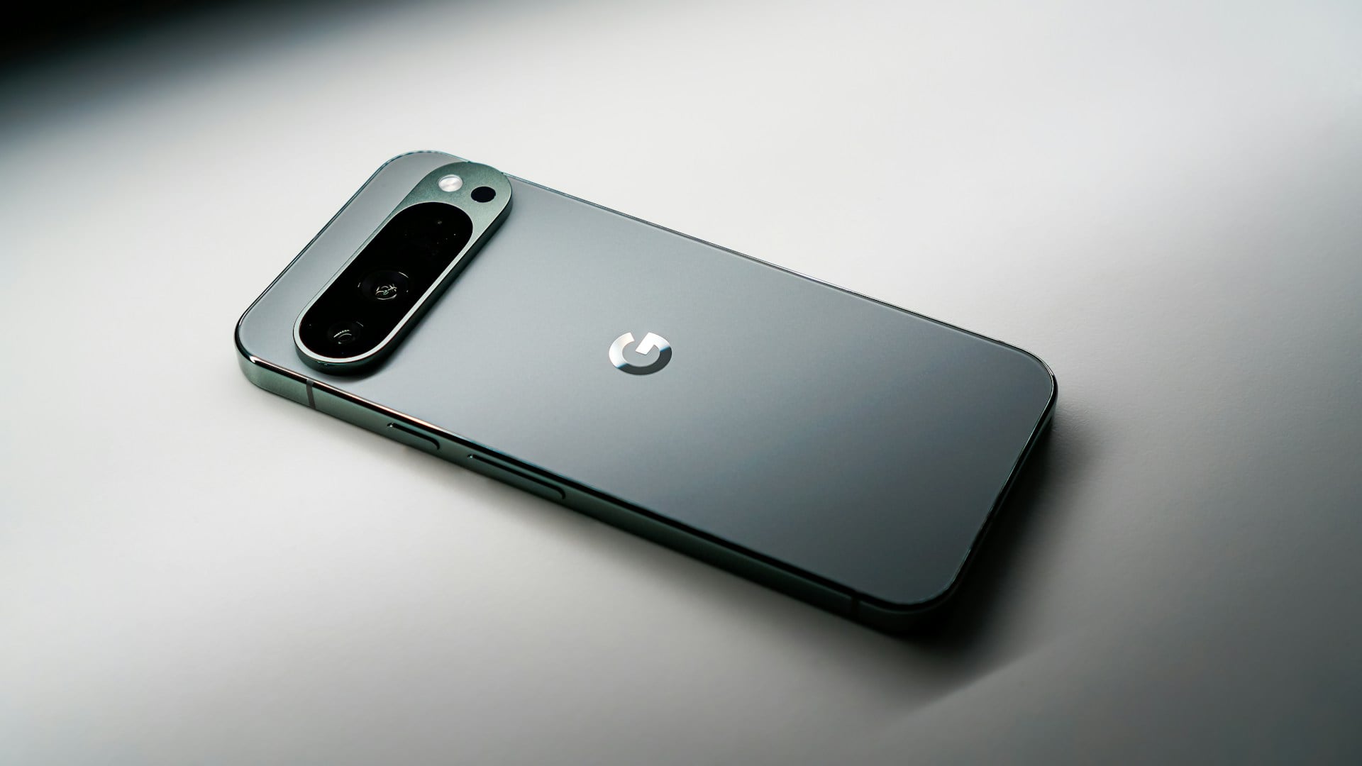【快訊】Google 發表會前夕再爆傳聞：全新67W充電器、新款無線充電座