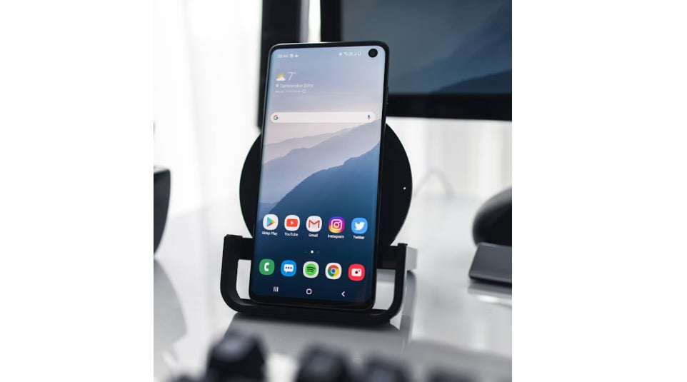 Dynamic AMOLED 與傳統 AMOLED 差異分析