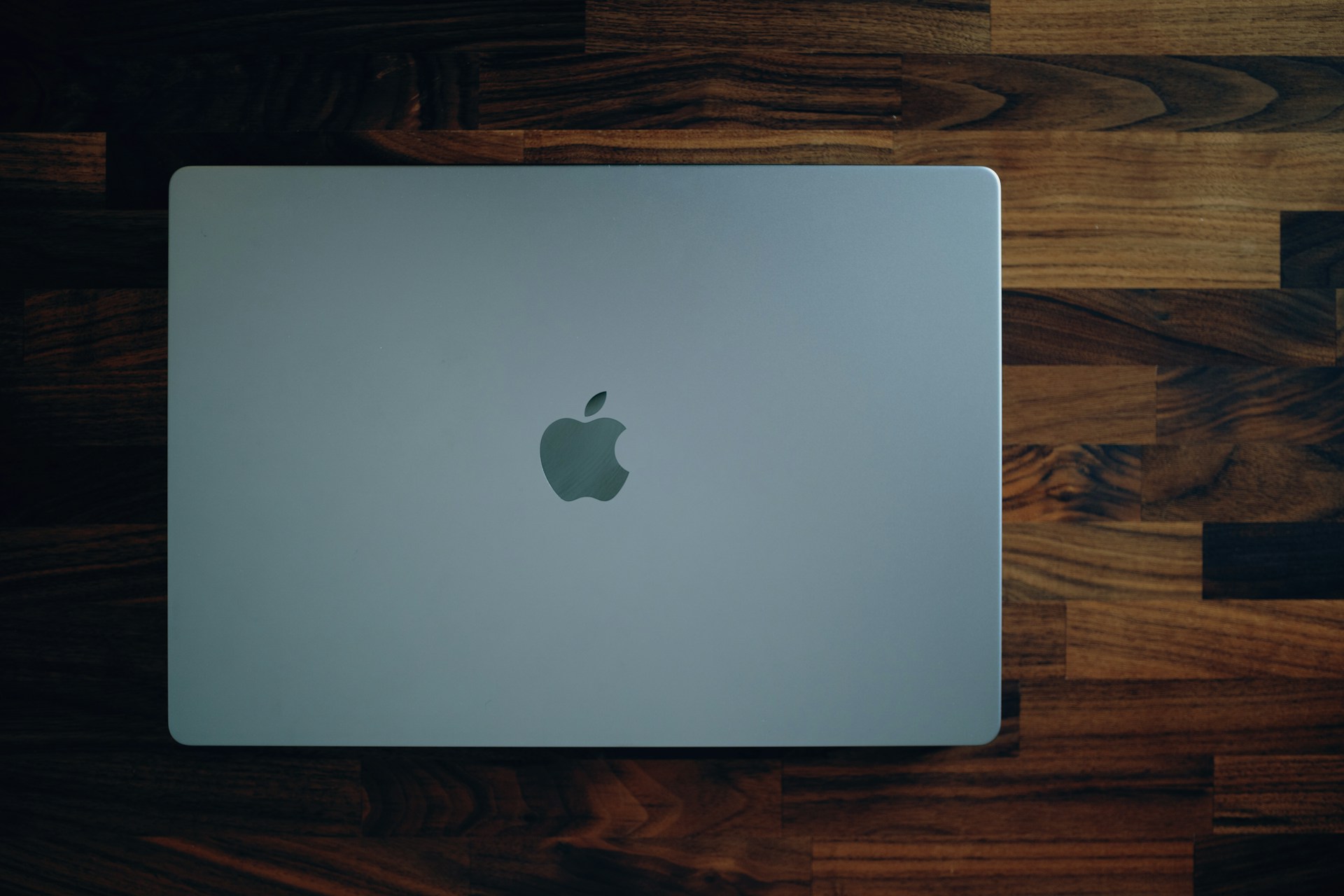 【快訊】M5 MacBook Pro 有望 3 月登場，全新平價 MacBook 今年也會出現？！