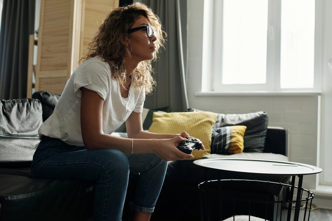 【快訊】玩遊戲還得看廣告? PS5、Xbox擬在遊戲增加廣告內容