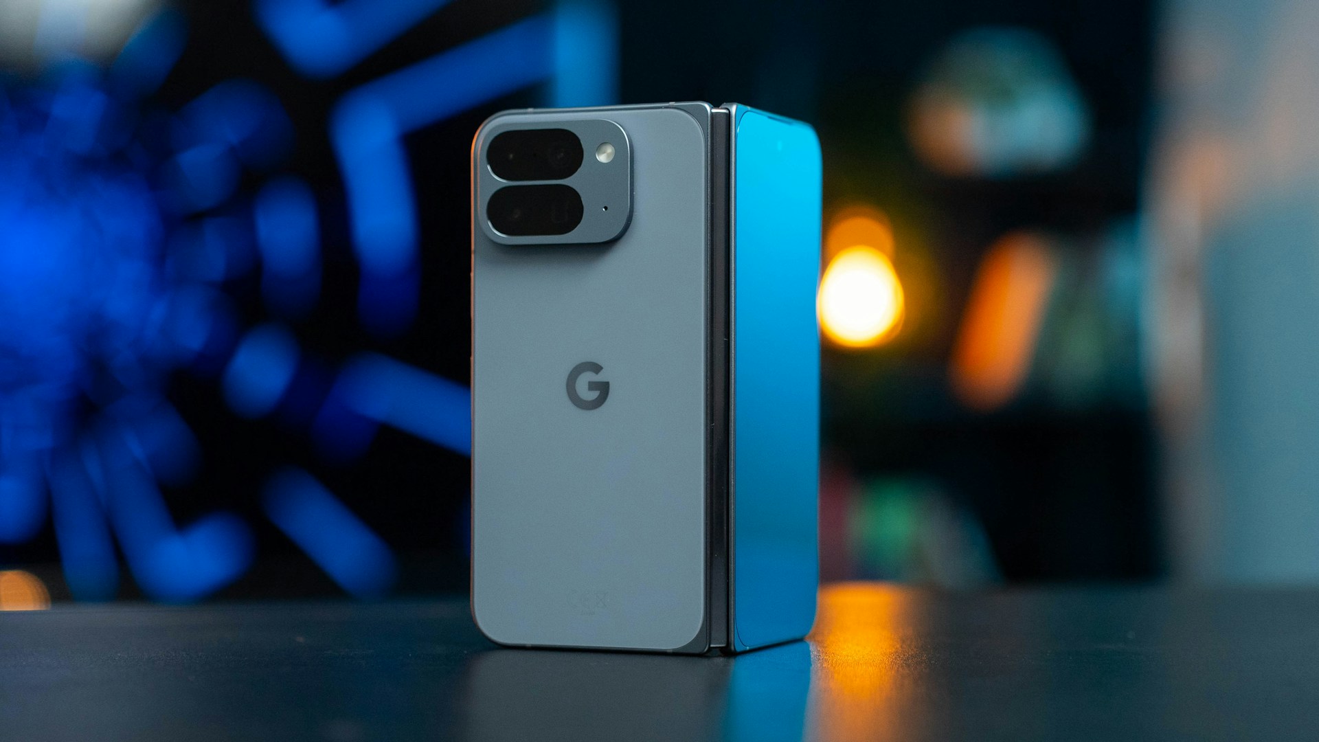 【快訊】Google Pixel 11 Pro Fold 渲染圖曝光？！機身更薄、相機模組微調