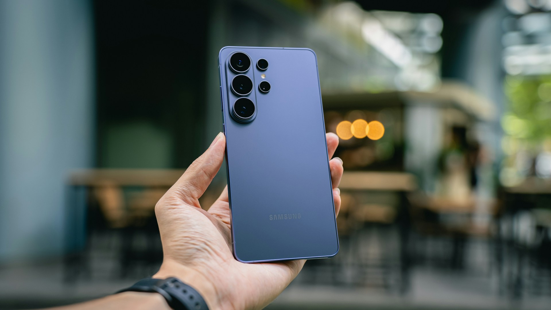 【快訊】Galaxy S26 Ultra「防窺螢幕」引爭議?部分用戶抱怨模糊、眼睛疲勞