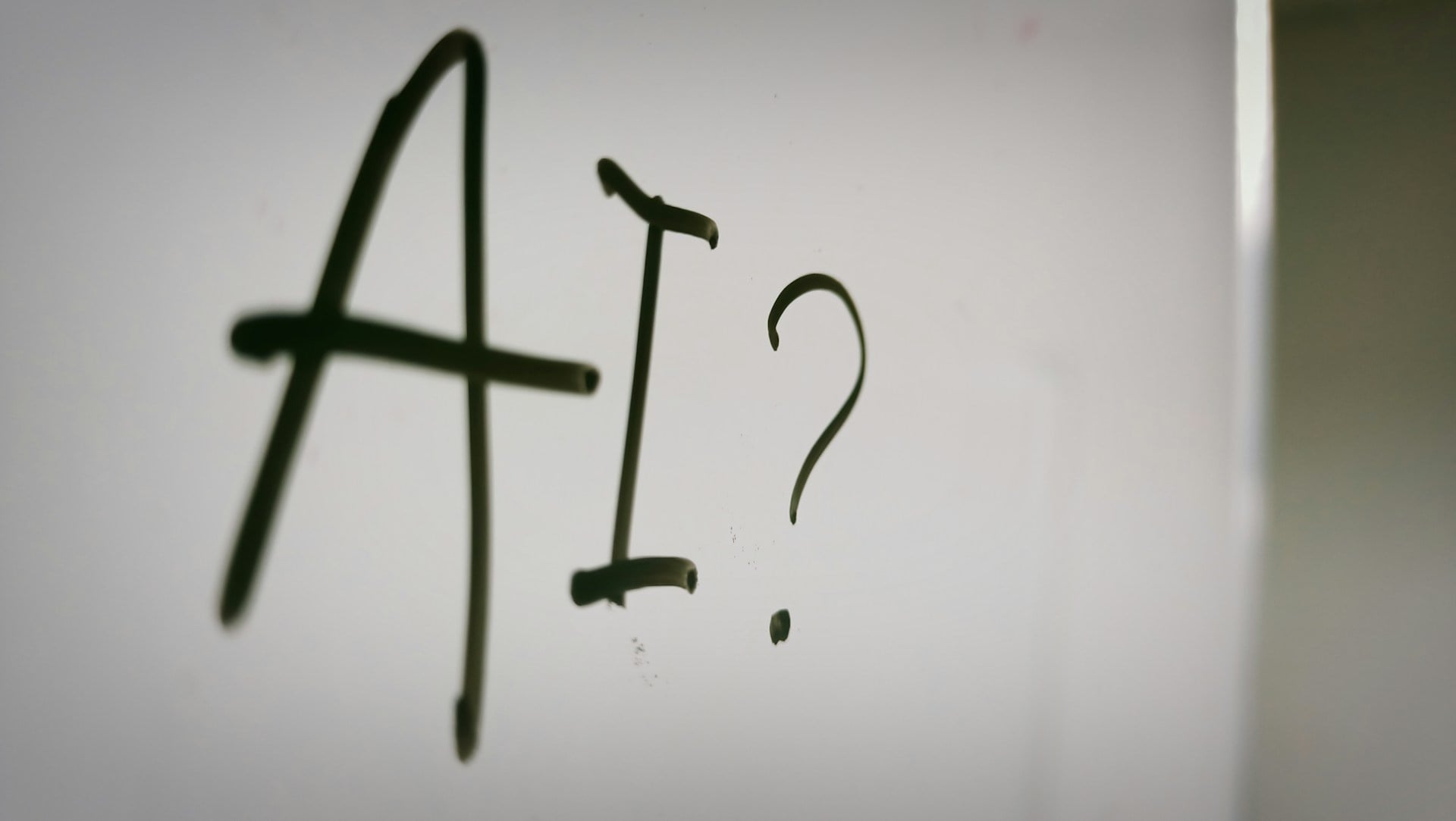 【AI專知】AI 幻覺是什麼?技術原理?5 大預防方法,提升內容準確性!