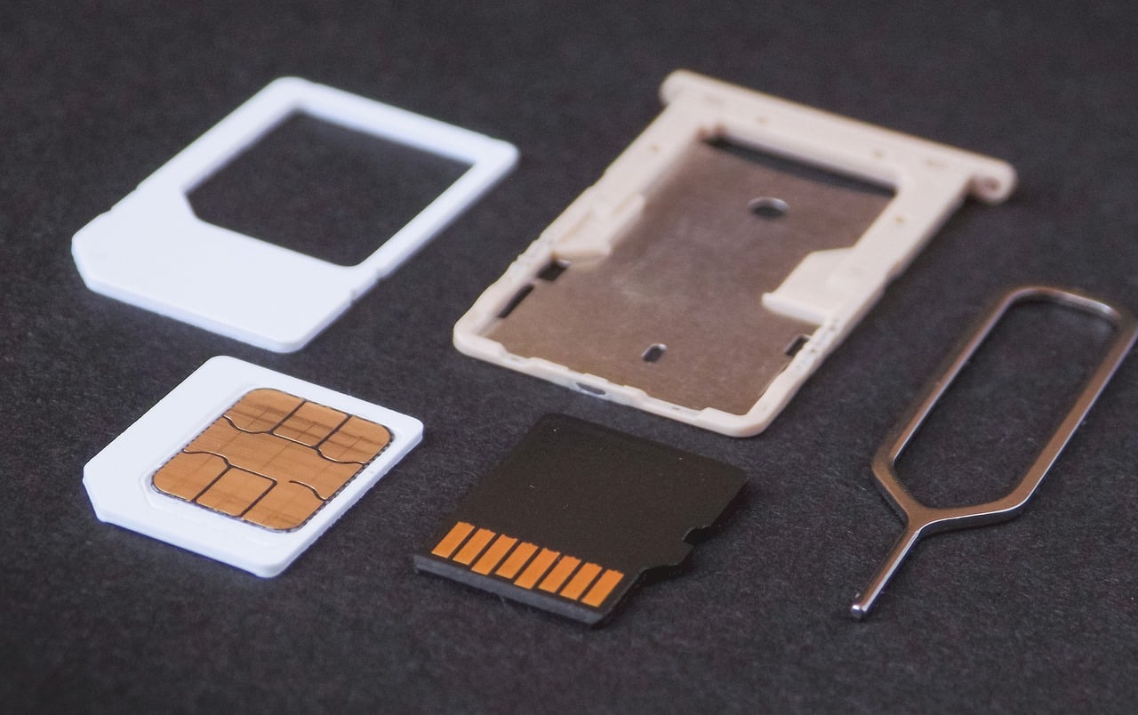 【手機專知】什麼是 eSIM？與傳統 SIM 卡有何差異？優缺點一次看！