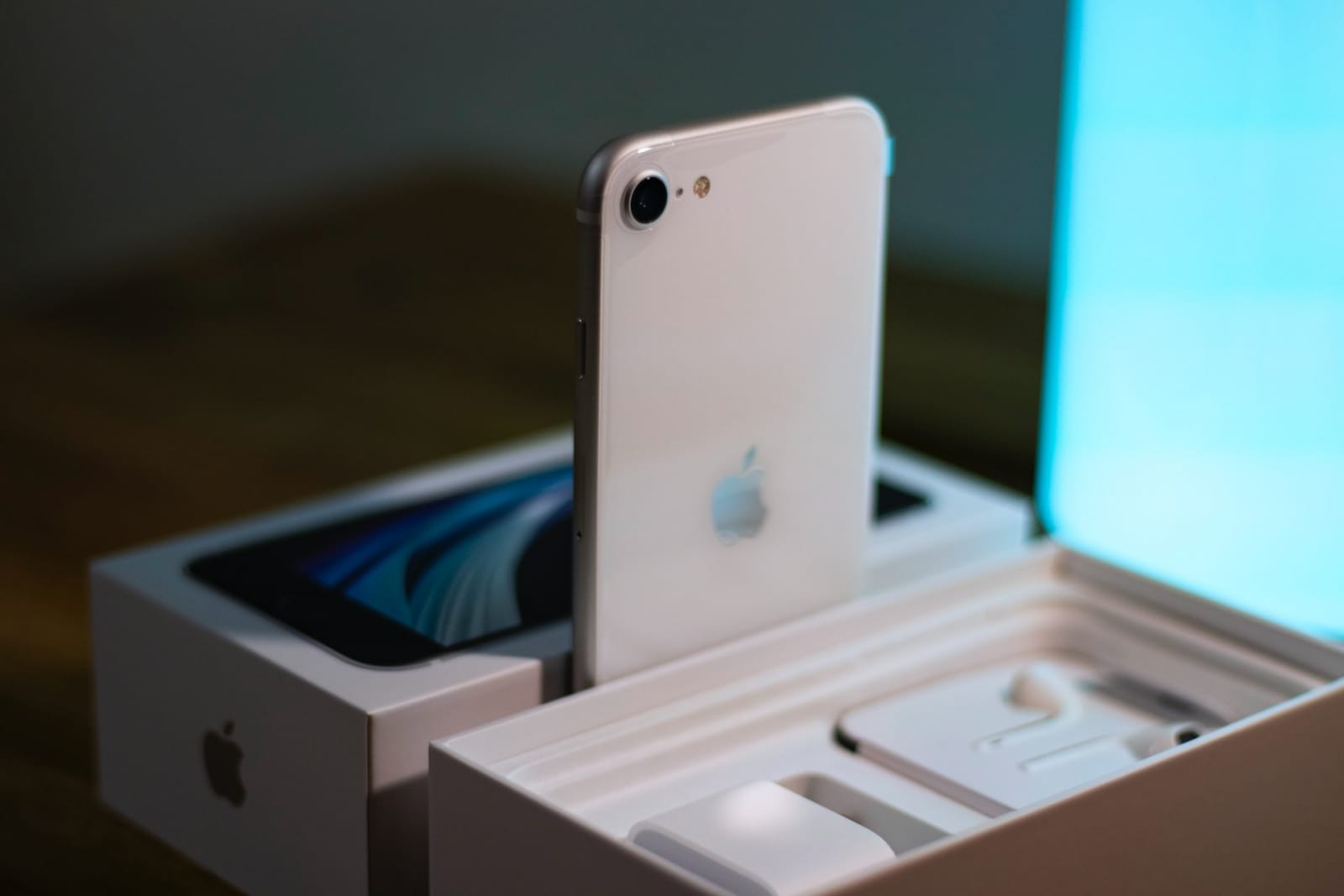 【快訊】不是 iPhone SE 3 ！分析師曝今年將有「SE+」5G 新型號