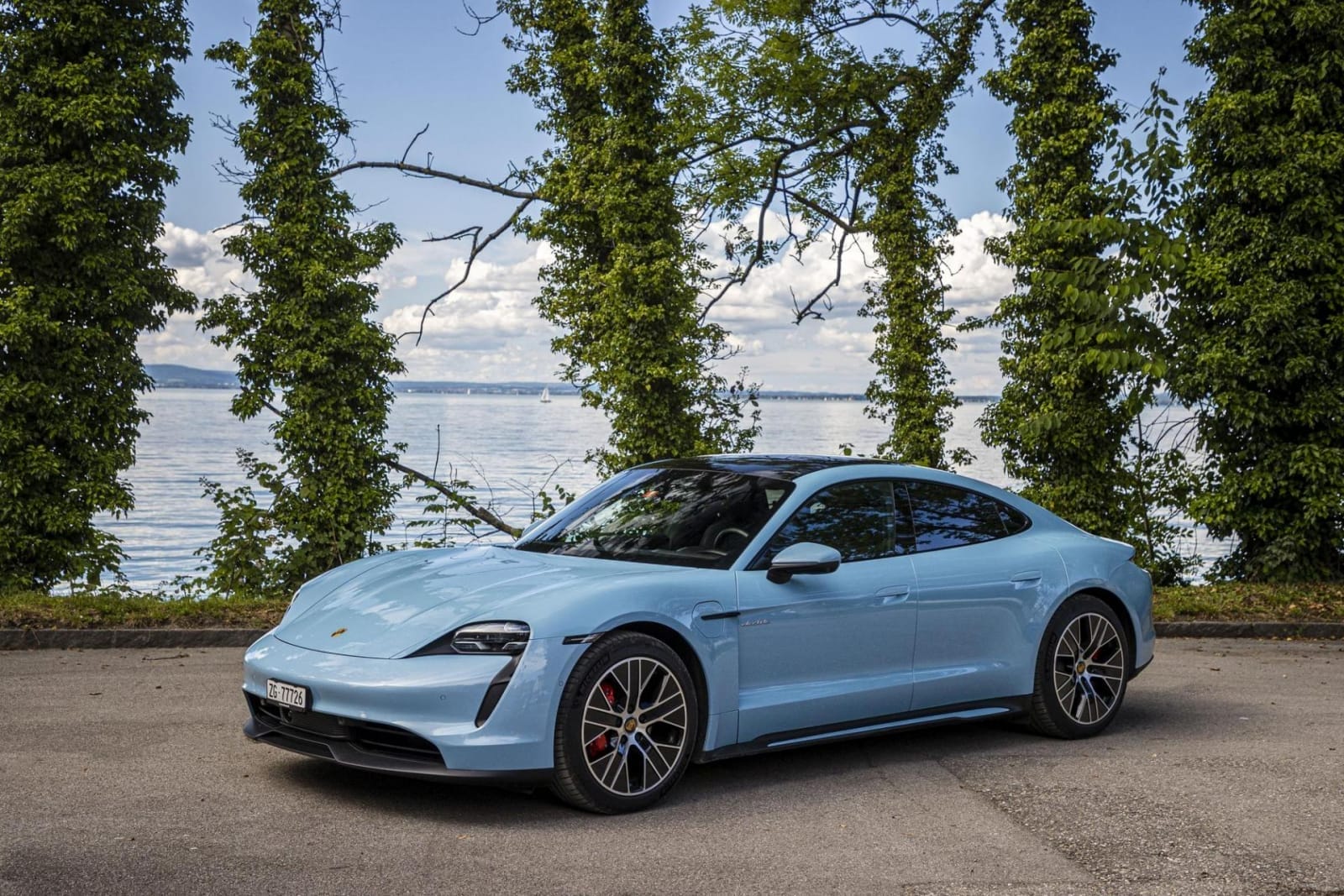 【車型介紹】Porsche首款電動車!Porsche Taycan保留燃油車感受!