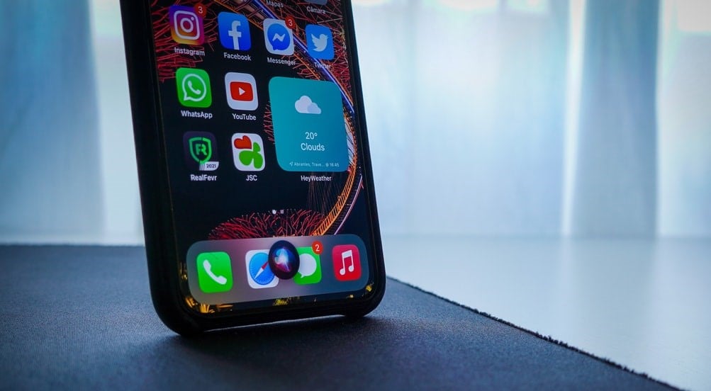 【手機專知】iPhone如何叫出Siri？按鈕/語音啟用都可以！
