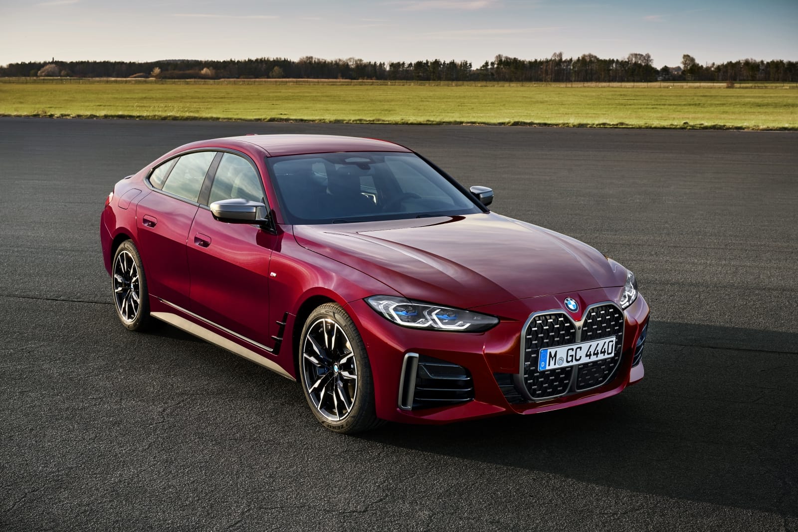 【車型介紹】新世代BMW 4系列Gran Coupé四門跑車!兩種動力強勢登台!