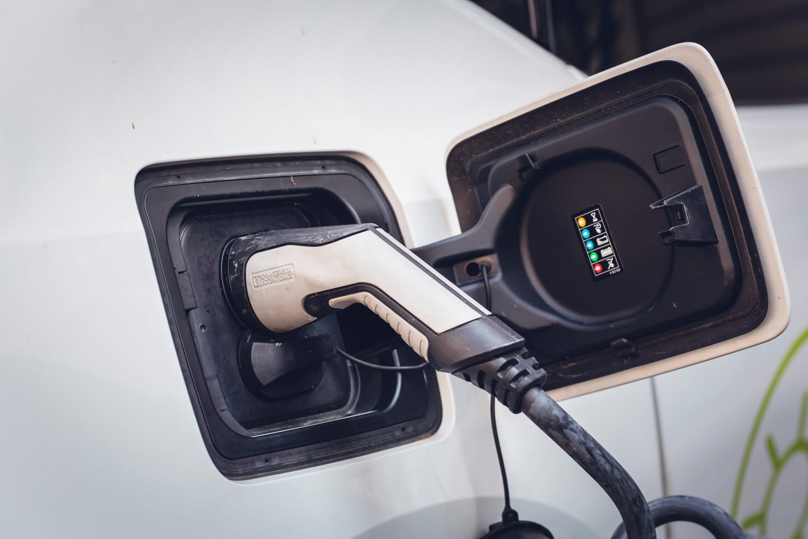 【汽車專知】「超級充電」是什麼?長期使用會傷車嗎?
