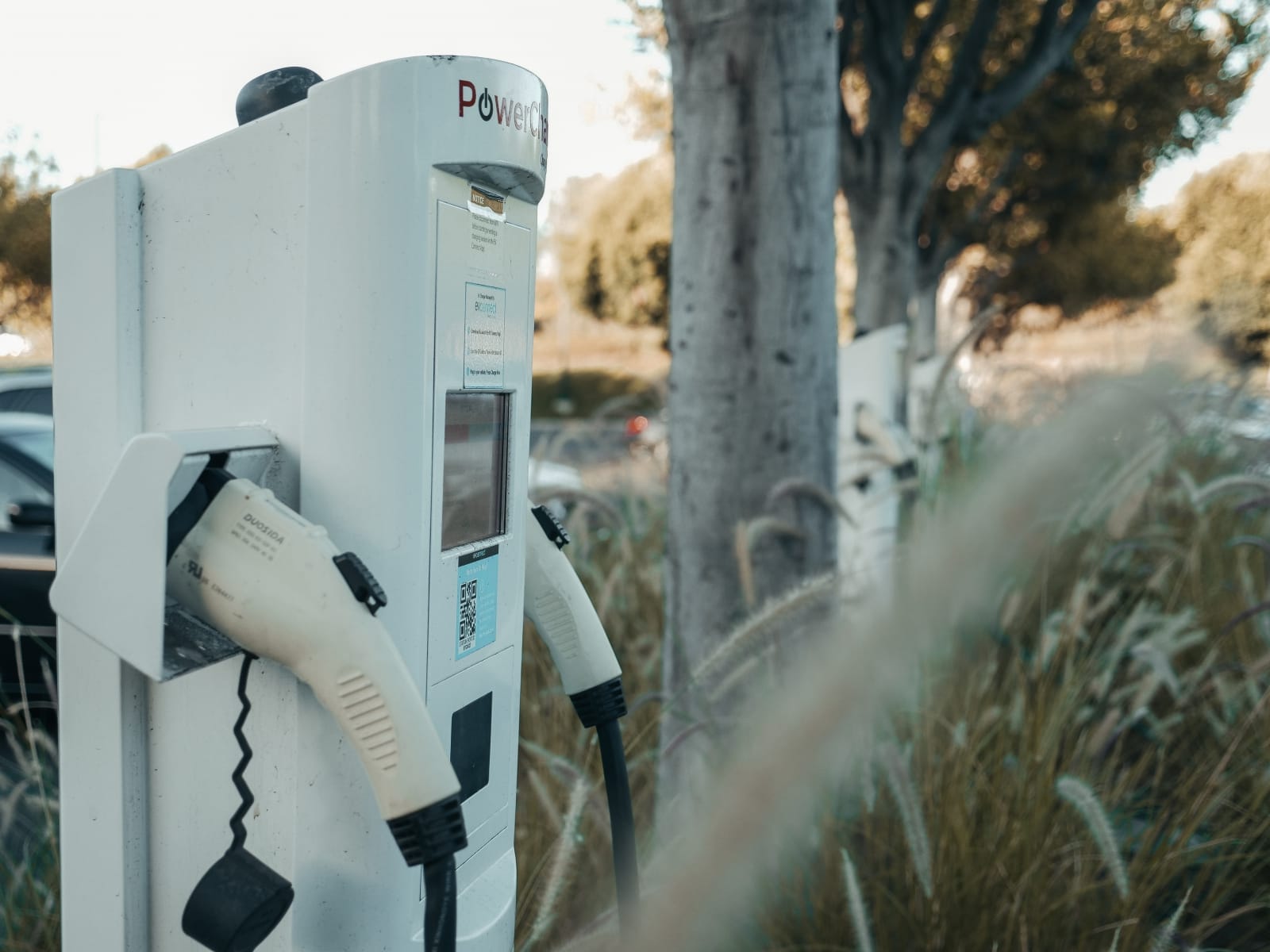 【汽車專知】Hybrid用的是什麼電池?電動車又是用什麼電池呢?