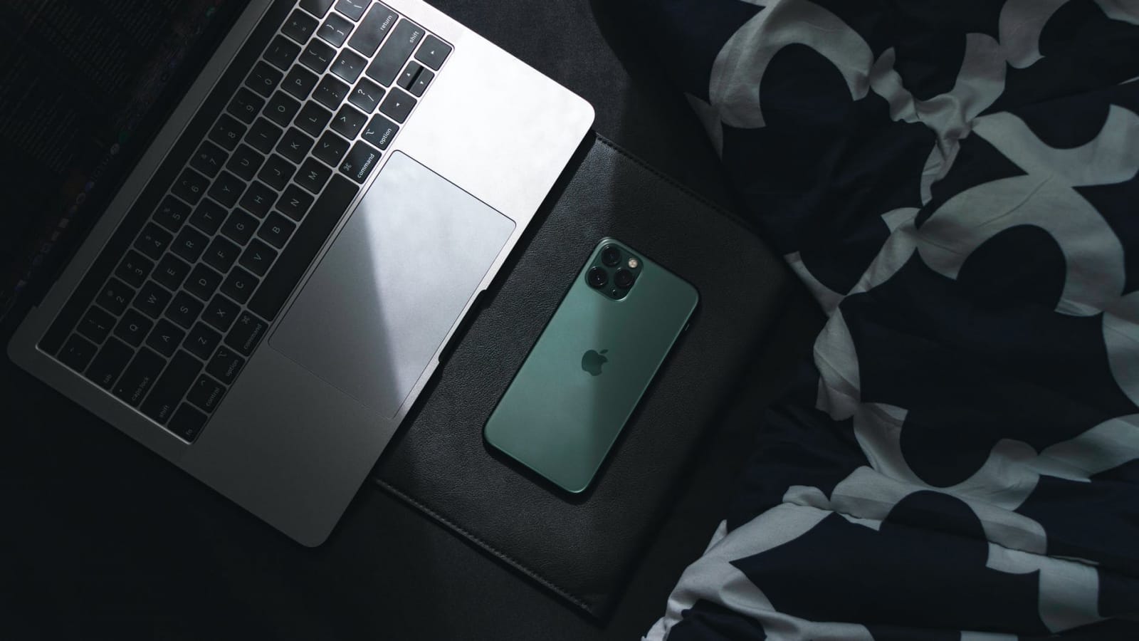 【快訊】Face ID真的掰了!郭明錤爆料新一代iPhone規格、功能 將有屏下指紋?
