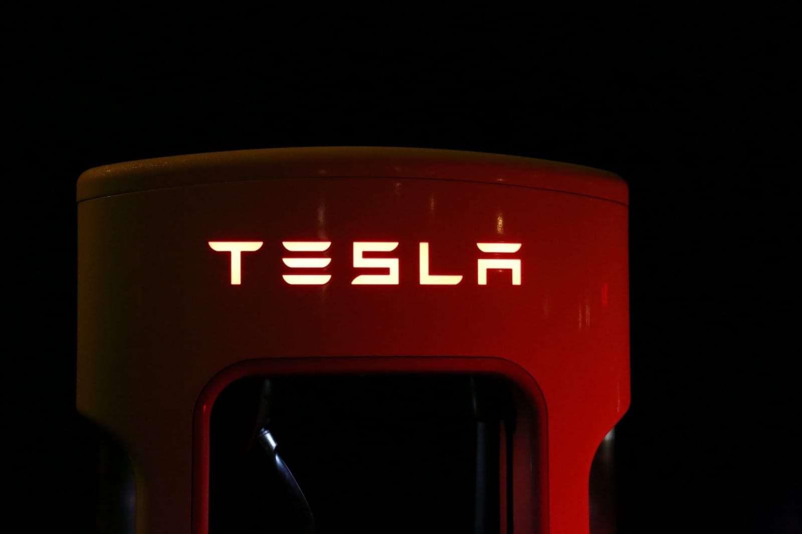 【電動車專知】Tesla充電速度夠快嗎?收費多少呢?