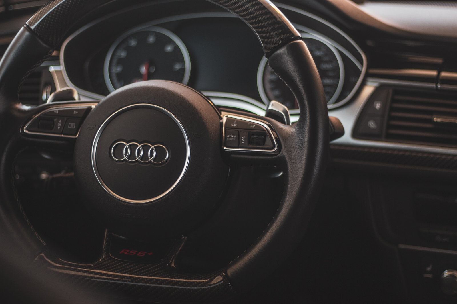 【汽車專知】現在Audi方向盤怎麼演變的？有哪幾種轉向系統？