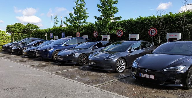 【汽車專知】國外Tesla新車電量就下降？會是電動車隱憂嗎？