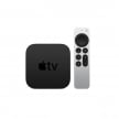 Apple TV 4K 串流裝置展示圖，黑色方形主機搭配銀色遙控器並排，主機印有 Apple TV 標誌，遙控器具圓形觸控區與功能按鍵