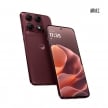 Motorola edge 70 Pro (12G/256G) 手機展示圖，綢紅色正反面外觀圖