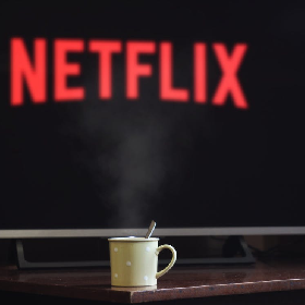 【快訊】Netflix追殺共用帳號！外媒曝背後原因