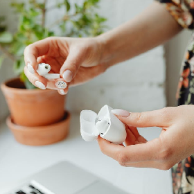 【快訊】二代AirPods Pro將改用USB-C接孔？最新爆料曝恐漲價