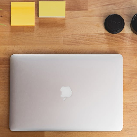 【快訊】首款觸控MacBook將推出？彭博社揭發表時間