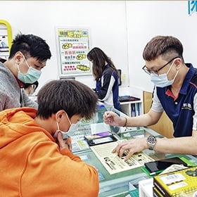【快訊】18歲作主！自己的手機自己買 推購機優惠通通免五千