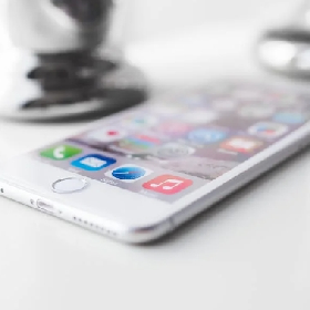 【快訊】iPhone神機除了6S還有誰？網一面倒提它：宇宙神機